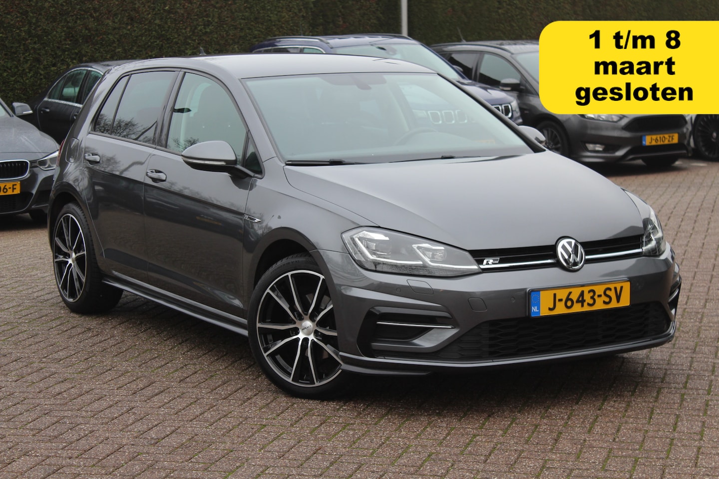 Volkswagen Golf - 1.5 TSI Highline R-line / Trekhaak / Apple CarPlay / Parkeerhulp V+A / LED Koplampen / 17' - AutoWereld.nl