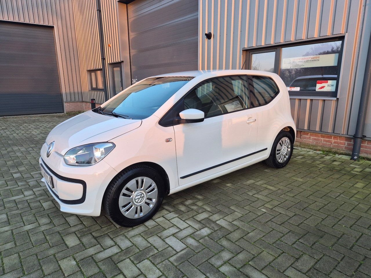 Volkswagen Up! - 1.0 move up! BlueMotion ACTIE WEEK TOP STAAT 2e EIGENAAR - AutoWereld.nl