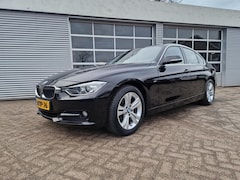 BMW 3-serie - 316i Executive Sport