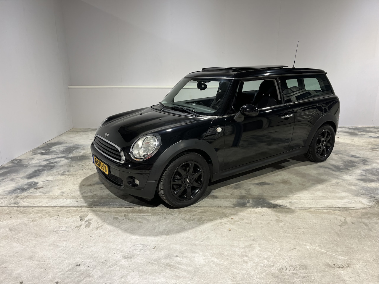 MINI One - Mini 1.6 Pepper (goed onderhouden en voorzien van een nieuwe distributie ketting en koppel - AutoWereld.nl