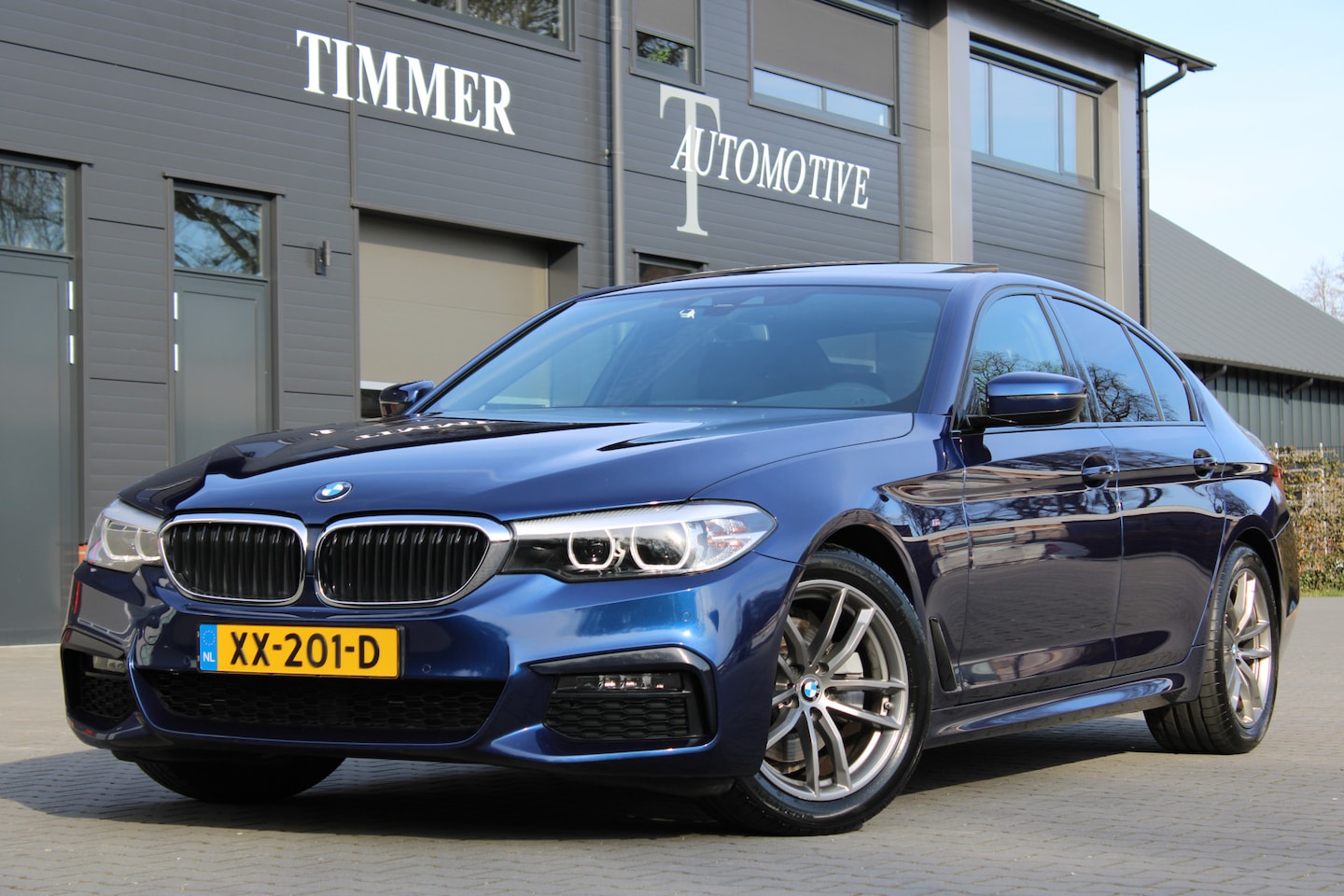 BMW 5-serie - 520i Executive M-Sport - Schuif kanteldak Dealer onderhouden Nederlandse auto - AutoWereld.nl