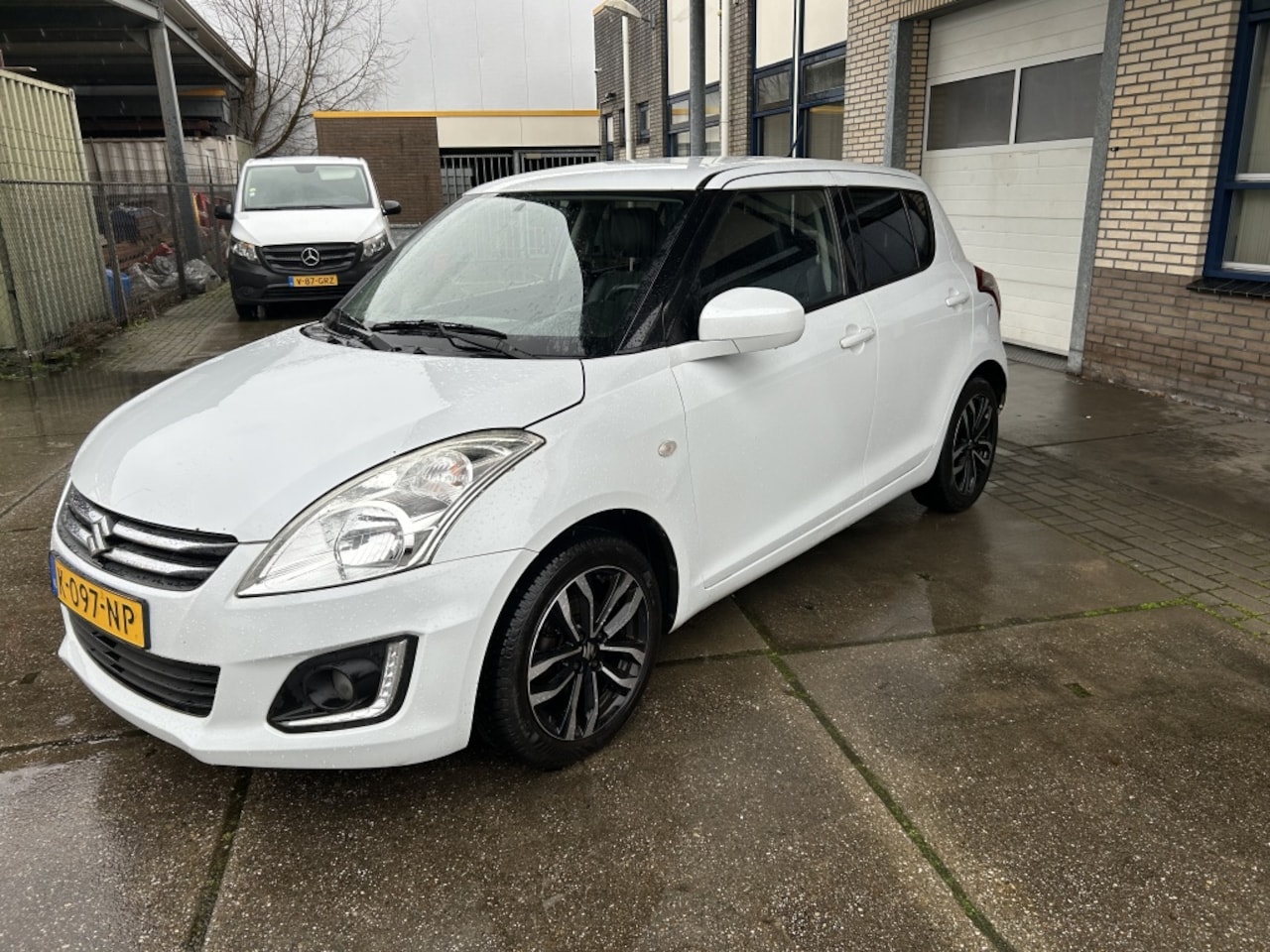 Suzuki Swift - 1.2 Dynamic LEES TEKST - AutoWereld.nl