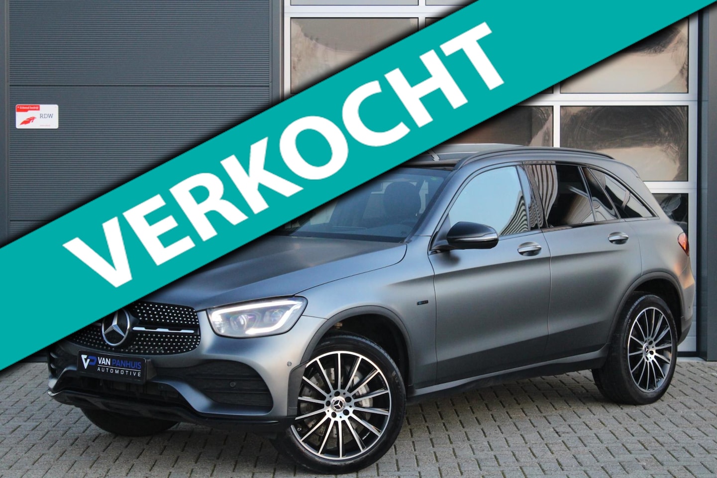 Mercedes-Benz GLC-klasse - 300e 4MATIC AMG-Line | Pano | Burmester | 20'' - AutoWereld.nl