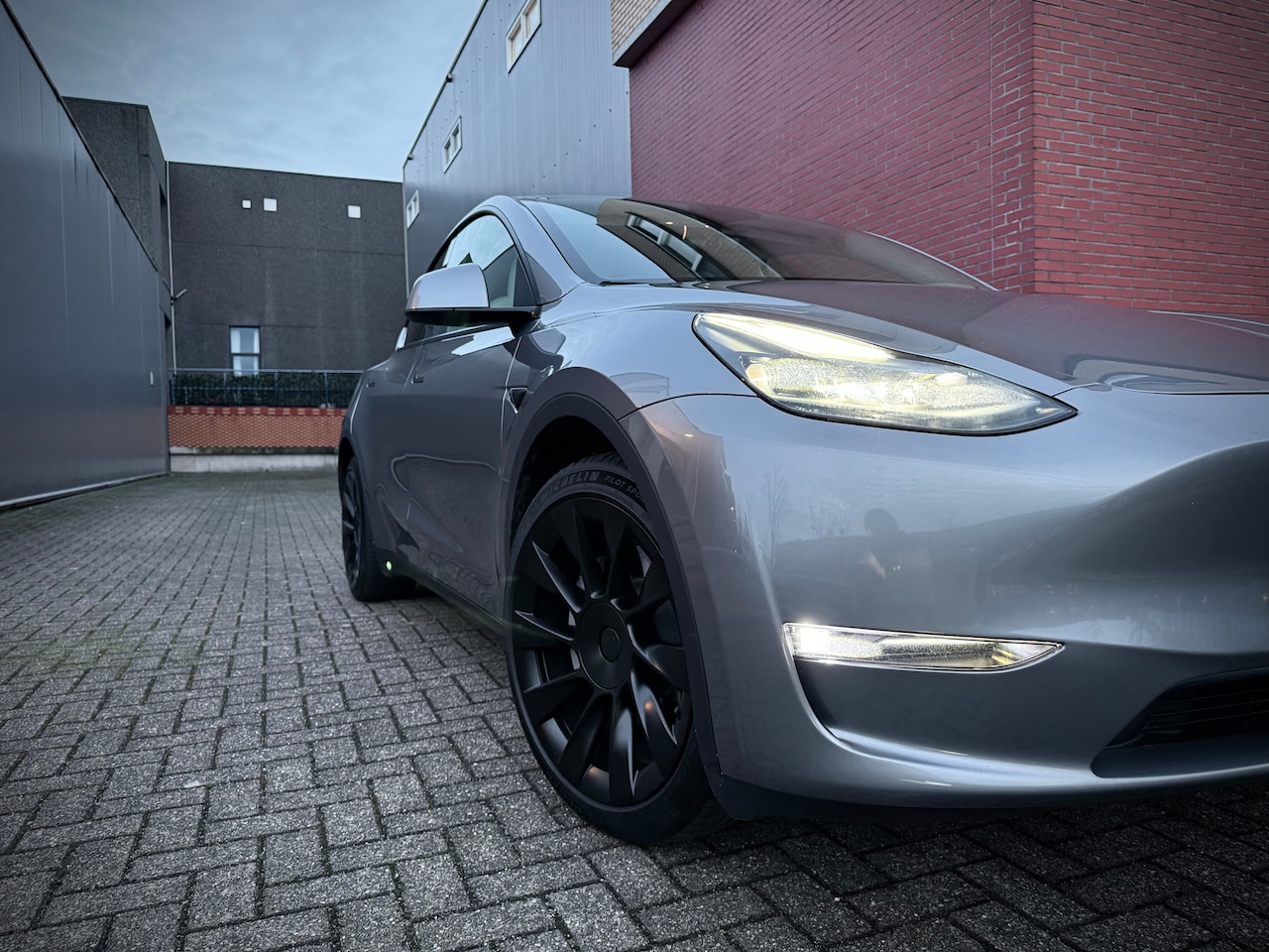 Tesla Model Y - Long Range - AutoWereld.nl