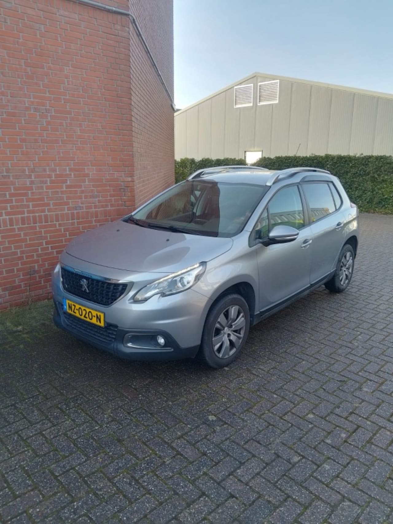 Peugeot 2008 - 1.2 PureT. Blue Lion - AutoWereld.nl