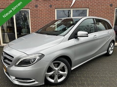 Mercedes-Benz B-klasse - 180 Ambition Automaat NAVI / XENON / PDC / CRUISE / AIRCO / LMV