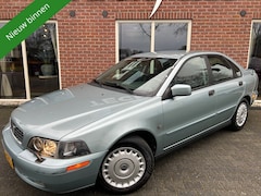 Volvo S40 - 1.8 Europa RIJDT GOED / TREKHAAK / STOELVERWARMING / AIRCO / CRUISE