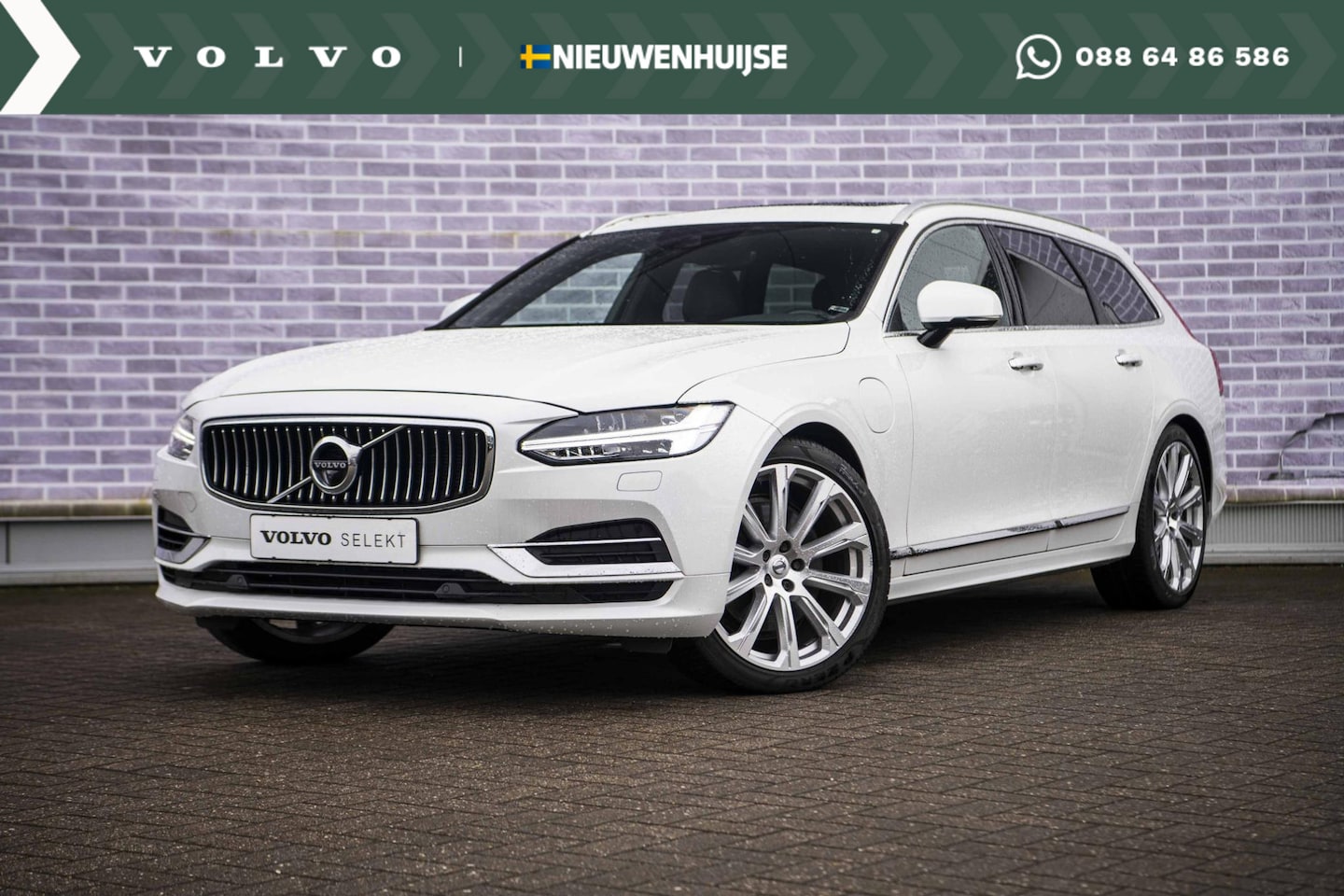 Volvo V90 - 2.0 T8 AWD Inscription | Luchtvering | 20" | Panoramadak |360 Camera | Head Up Display | F - AutoWereld.nl