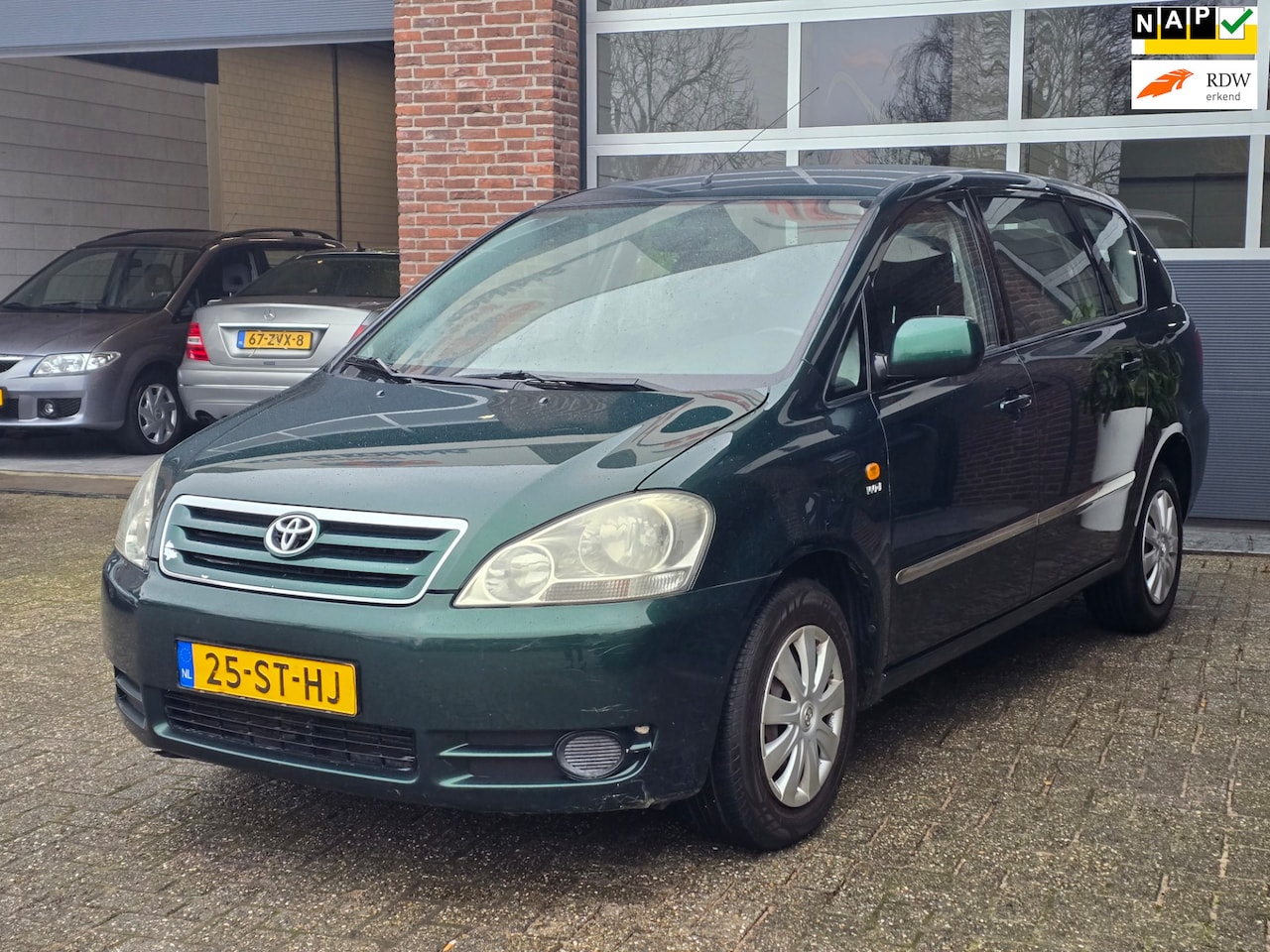 Toyota Avensis Verso - 2.0i Linea Luna 7p. Automaat |7persoons - AutoWereld.nl