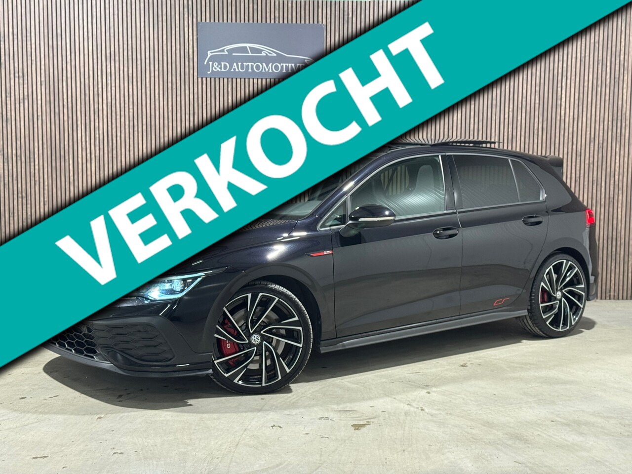 Volkswagen Golf - 2.0 TSI GTI ClubSport 301PK 2022 PANO IQ LIGHTS - AutoWereld.nl