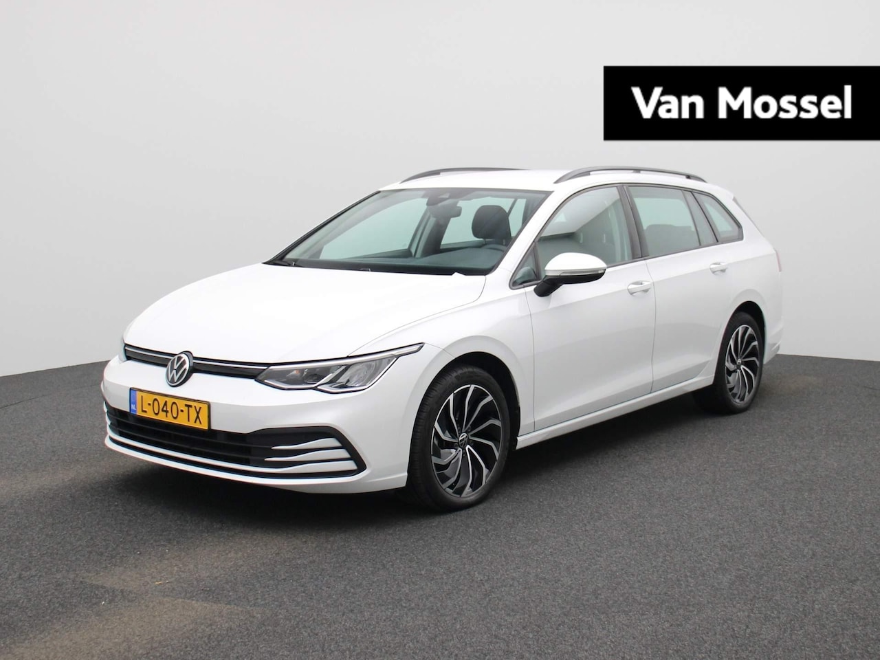 Volkswagen Golf Variant - 1.0 TSI Golf | Climate Control | Parkeersensoren | Lichtmetalen Velgen | - AutoWereld.nl