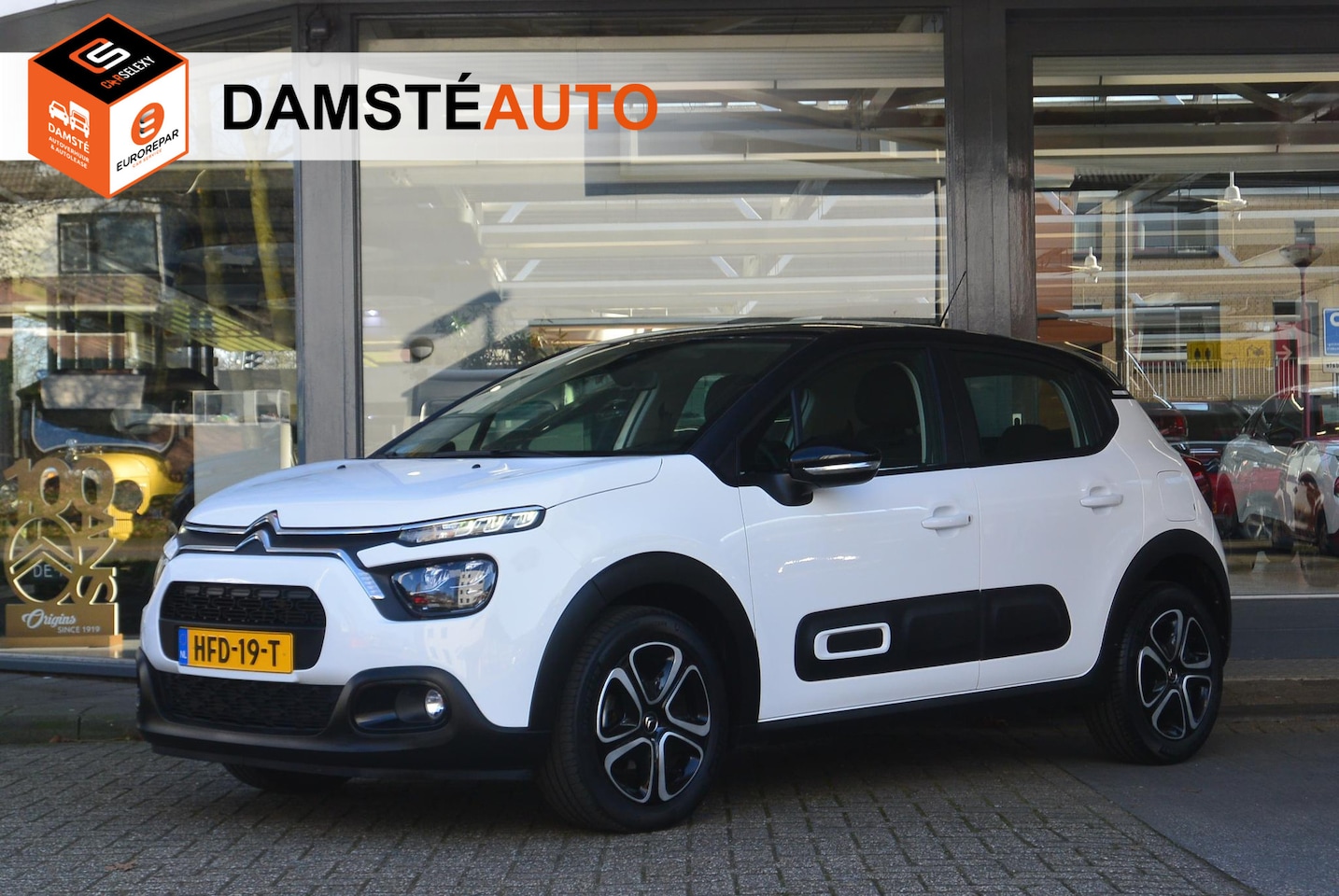 Citroën C3 - PureTech 83pk Feel │ Connect Nav DAB+ │ Achteruitrijcamera - AutoWereld.nl