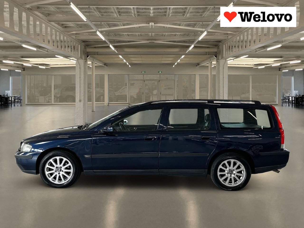 Volvo V70 - 2.4 Comfort Line Dealer onderhouden, distributie vervangen, garantie+ rijklaar.. - AutoWereld.nl