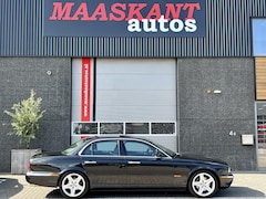 Jaguar Sovereign - XJ8 4.2 V8 / Adaptive cruise / Alcantara dak hemel / NL auto / PERFECTLY MAINTAINED