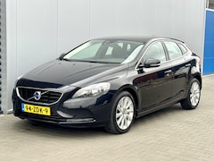 Volvo V40 - 1.6 T3 Summum | NL AUTO | Lage KM | Navi