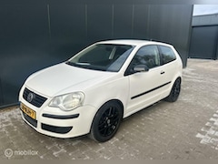 Volkswagen Polo - 1.2 Trendline /NIEUWE APK/AIRCO/