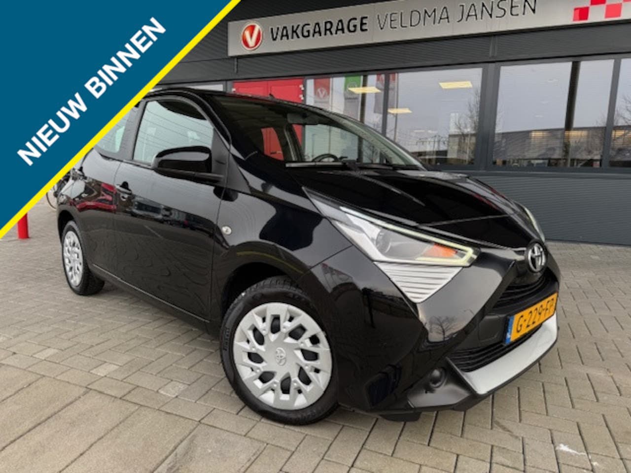 Toyota Aygo - 1.0 VVT-i X-PLAY LTD 5-DRS. + APPLE CARPLAY/AIRCO/PDC - AutoWereld.nl