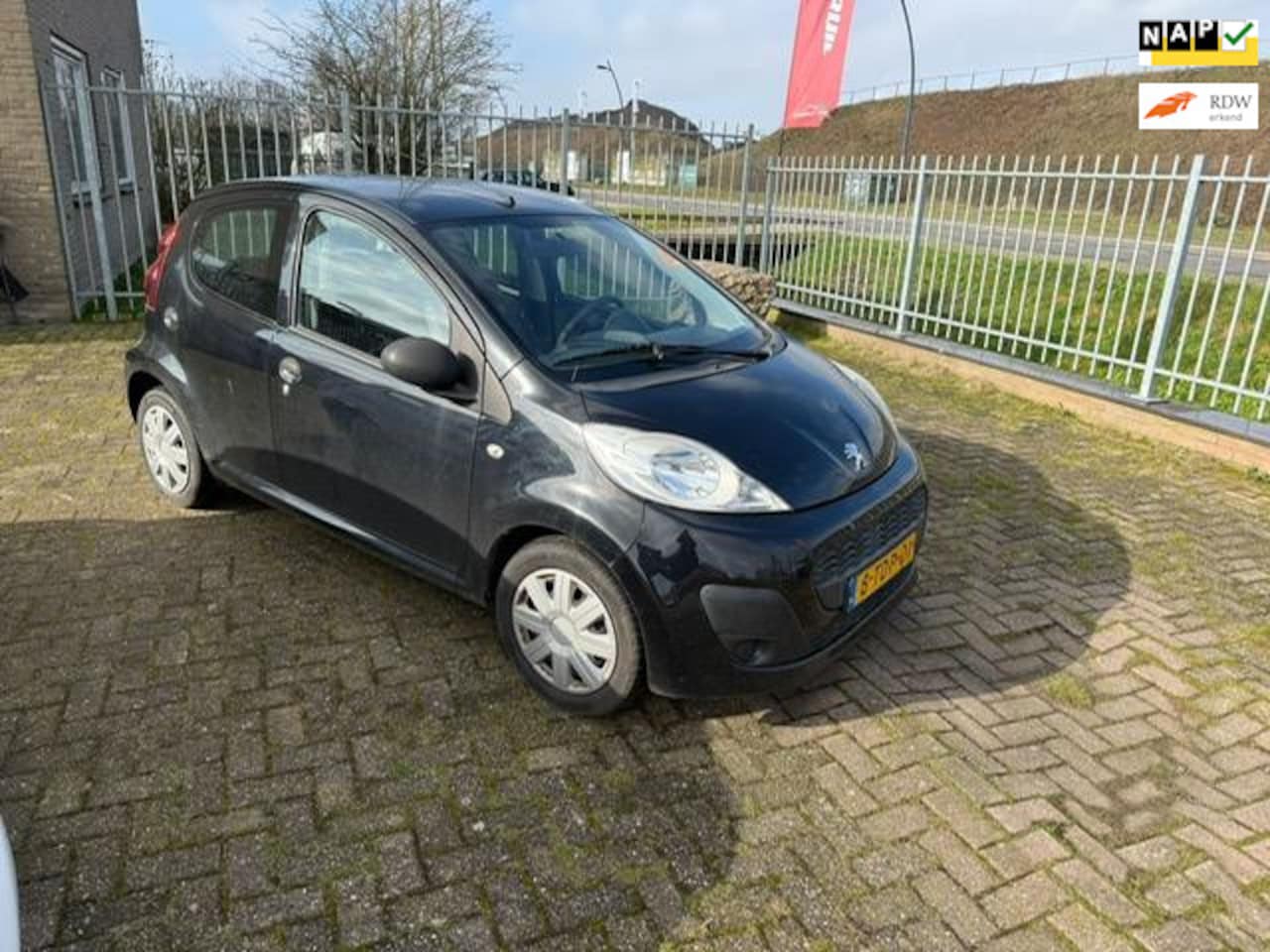 Peugeot 107 - 1.0 Access Accent 1.0 Access Accent - AutoWereld.nl