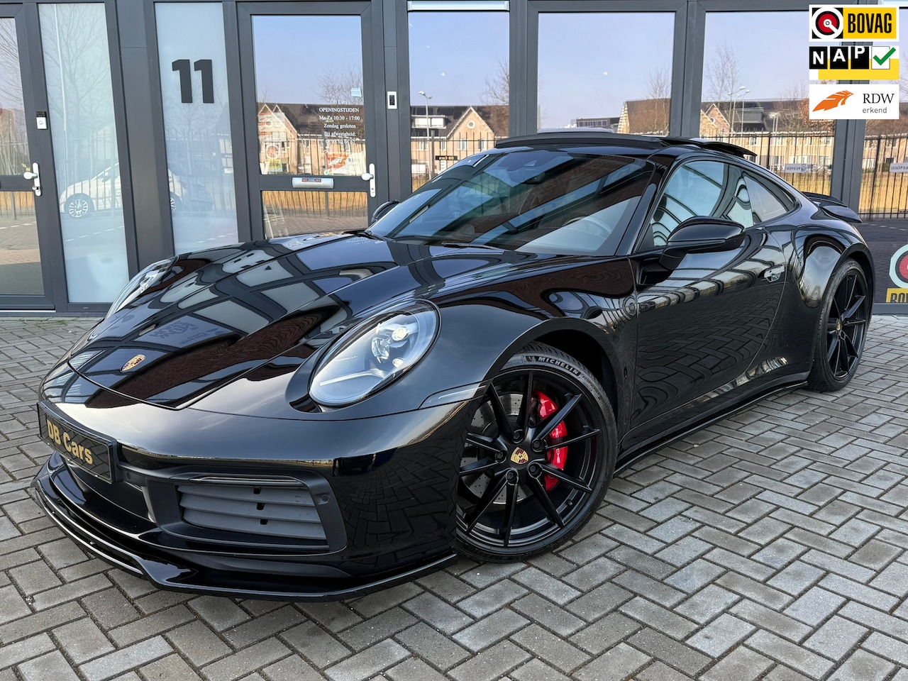 Porsche 911 - 3.0 Carrera S Akrapovic,Panoramadak,Black on Black stoelventilatie, Dealer onderhouden - AutoWereld.nl