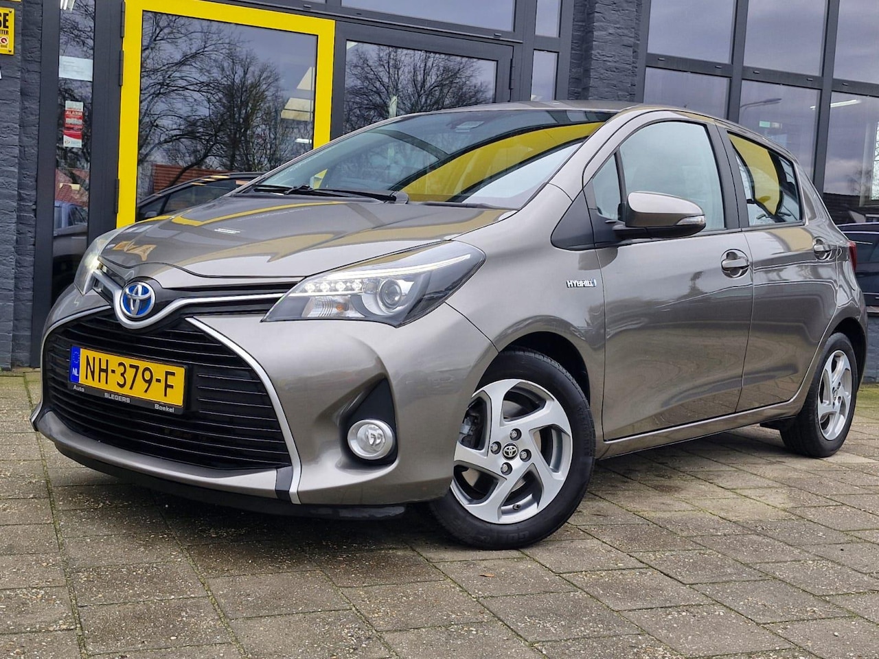 Toyota Yaris - 1.5 Hybrid Trend | Camera | Navi | Climate Control | Cruise Control | - AutoWereld.nl