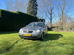 Volkswagen Polo - 1.4-16V Athene