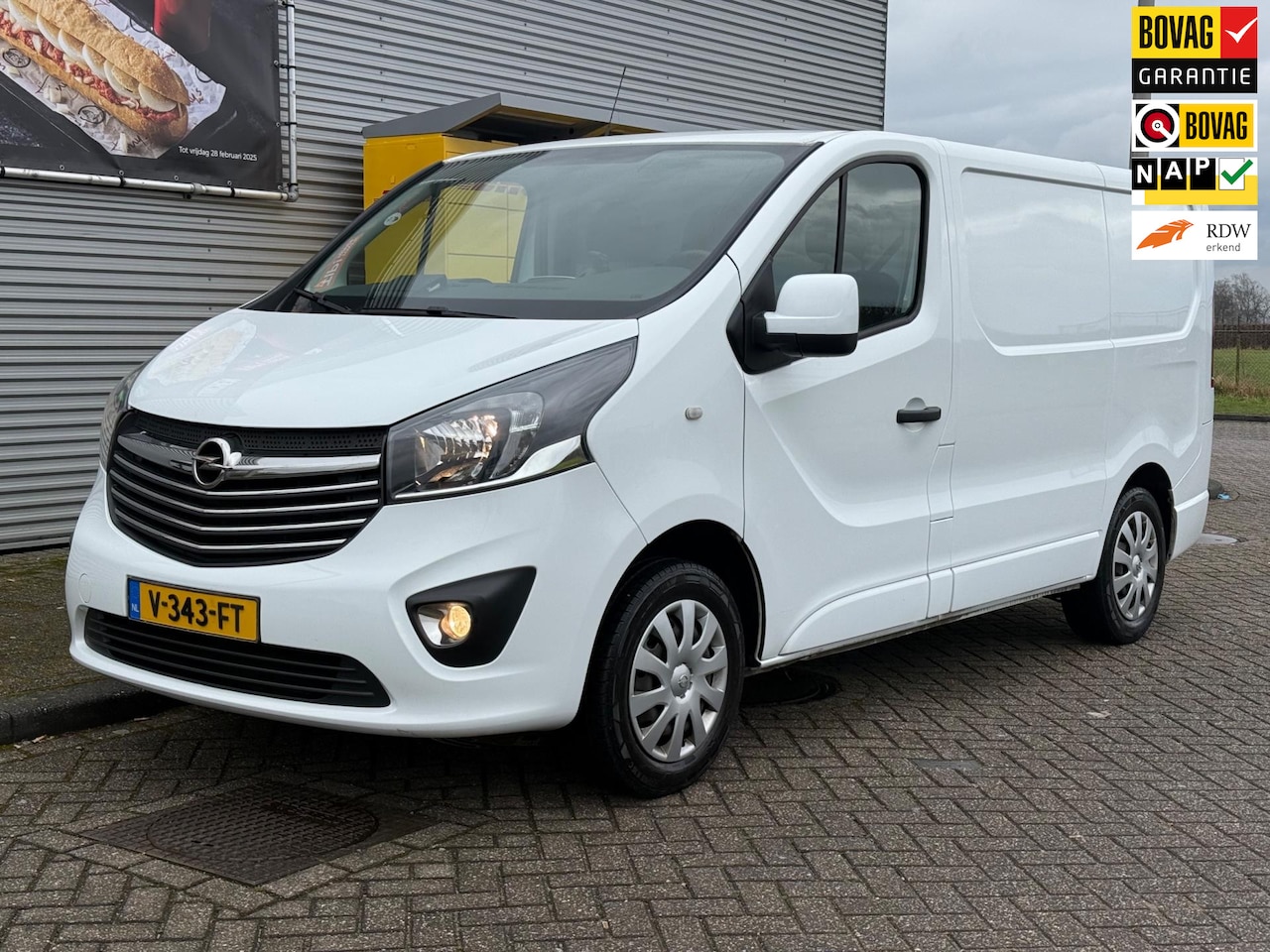 Opel Vivaro - 1.6 CDTI L1H1 Sport EcoFlex Euro 6 Navi PDC - AutoWereld.nl