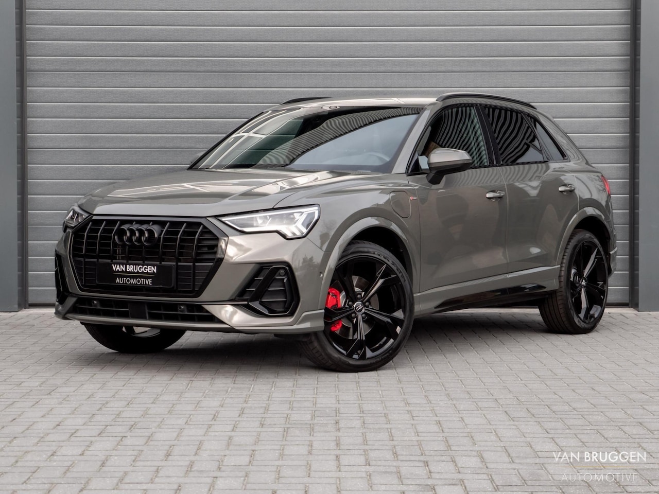 Audi Q3 - 45 TFSI E S-Line Chronos 20" ACC BTW Camera CarPlay - AutoWereld.nl