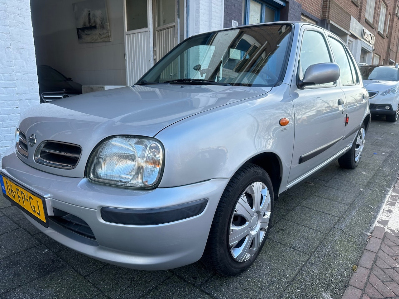 Nissan Micra - 1.3 GX AUTOMAAT Dealer Onderhouden Werkende Airco - AutoWereld.nl