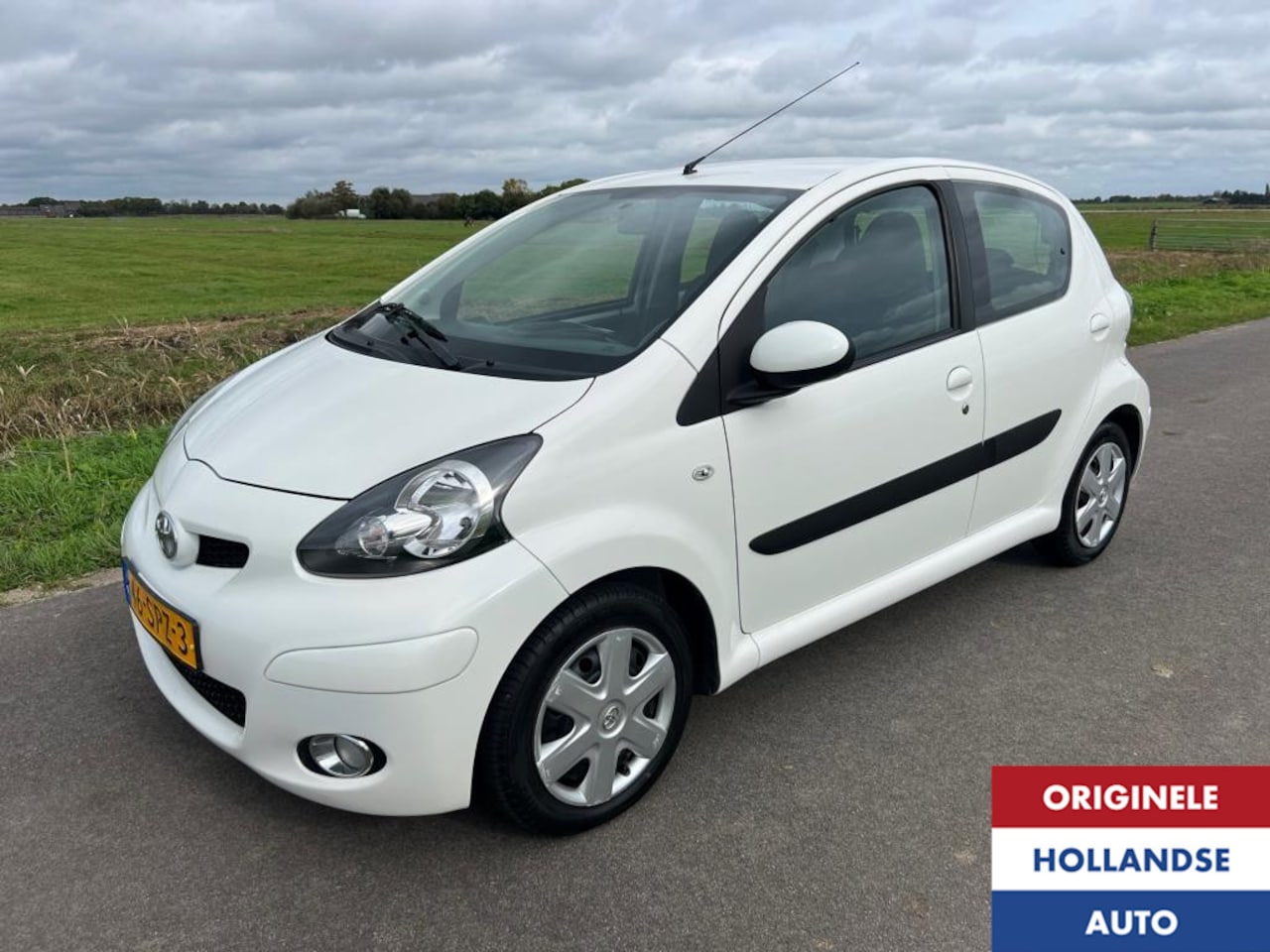 Toyota Aygo - 1.0-12V Now Airco White Edition - AutoWereld.nl