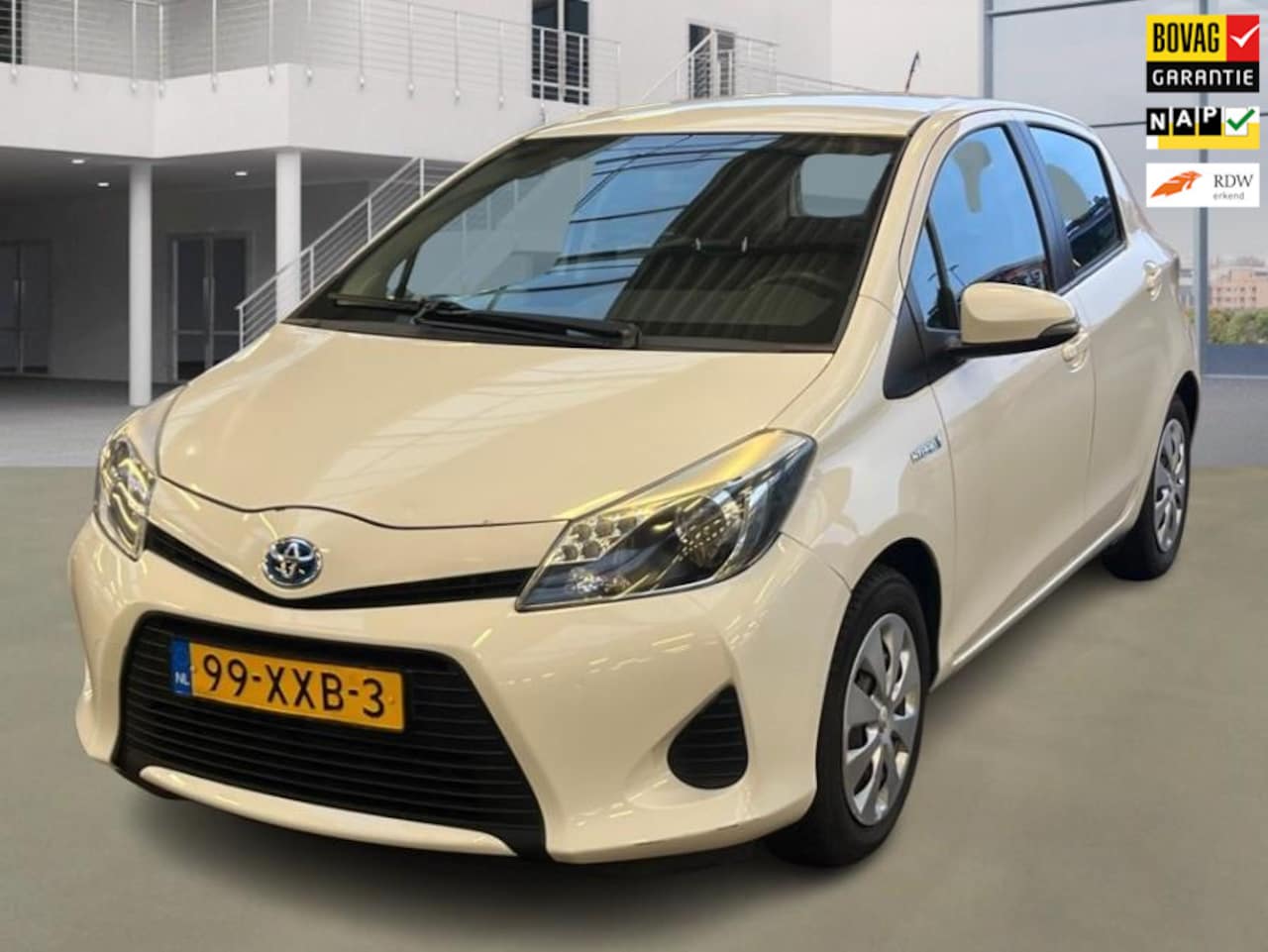 Toyota Yaris - 1.5 Full Hybrid Aspiration 84.500 km 2e Eig. NL +NAP - AutoWereld.nl