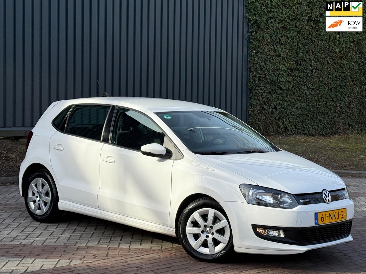 Volkswagen Polo - 1.2 TDI BlueMotion Comfortline 1e Eignr/ Airco/ Navi/ Cruise/ BT/ Start/Stop/ Nap/ Boekjes - AutoWereld.nl