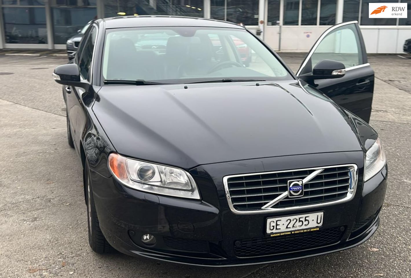 Volvo S80 - 2.5 FT Summum 2.5 FT Summum, netto ex € 12.200, ex Ambassade Corsta Rica, bijtel vriendelijk! - AutoWereld.nl