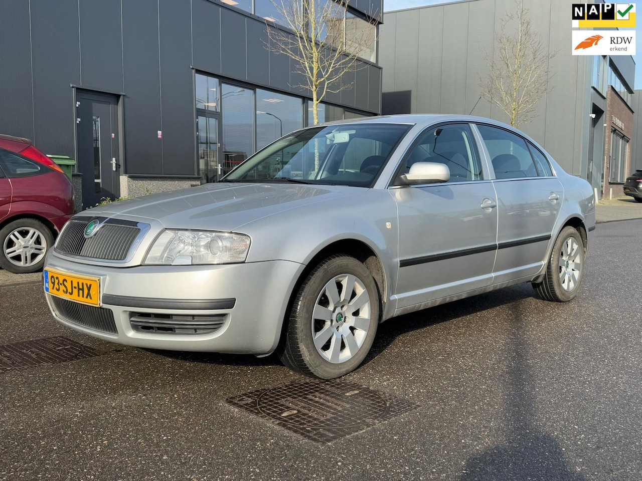 Skoda Superb - 1.9 TDI Comfort AUTOMAAT/ECC/NAP - AutoWereld.nl