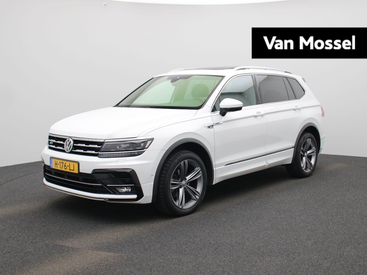 Volkswagen Tiguan Allspace - 1.5 TSI Highline Business R 7p. | Climate Control | Camera | Schuifdak | Stoelverwarming | - AutoWereld.nl