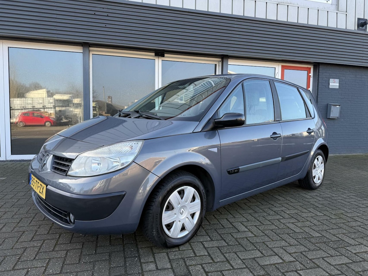 Renault Scénic - 1.6-16V Dynamique Comfort 1.6-16V Dynamique Comfort - AutoWereld.nl