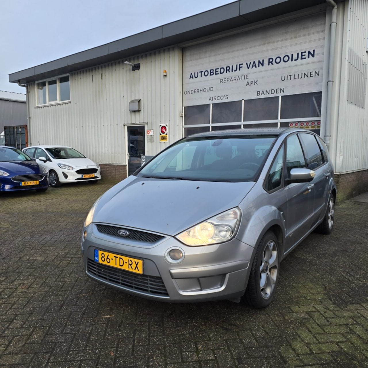 Ford S-Max - 2.5-20v Turbo. 1700 kg trekken. nieuwe APK - AutoWereld.nl