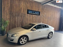 Volvo S60 - 2.0T Intro Edition 203PK, Navi, Xenon, Cruise