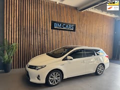 Toyota Auris Touring Sports - 1.8 Hybrid Lease Camera, Panoramadak, Navigatie, Trekhaak