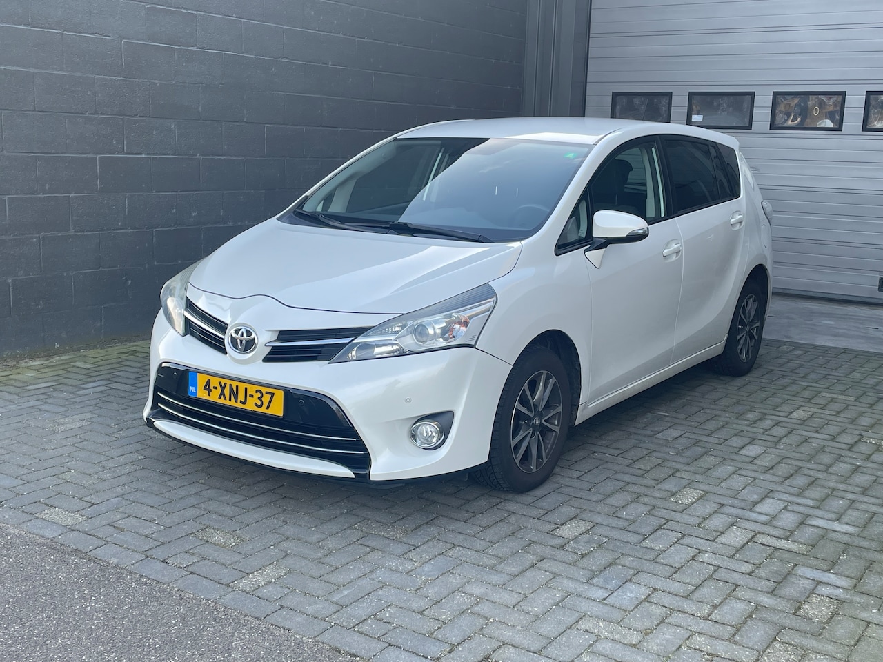 Toyota Verso - 1.8 VVT-i Business Trekhaak | Navi | Camera | Lichtmetaal | - AutoWereld.nl