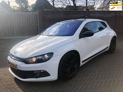 Volkswagen Scirocco - 2.0 TSI 200pk DSG Leder Pano 18” Velgen 180000km