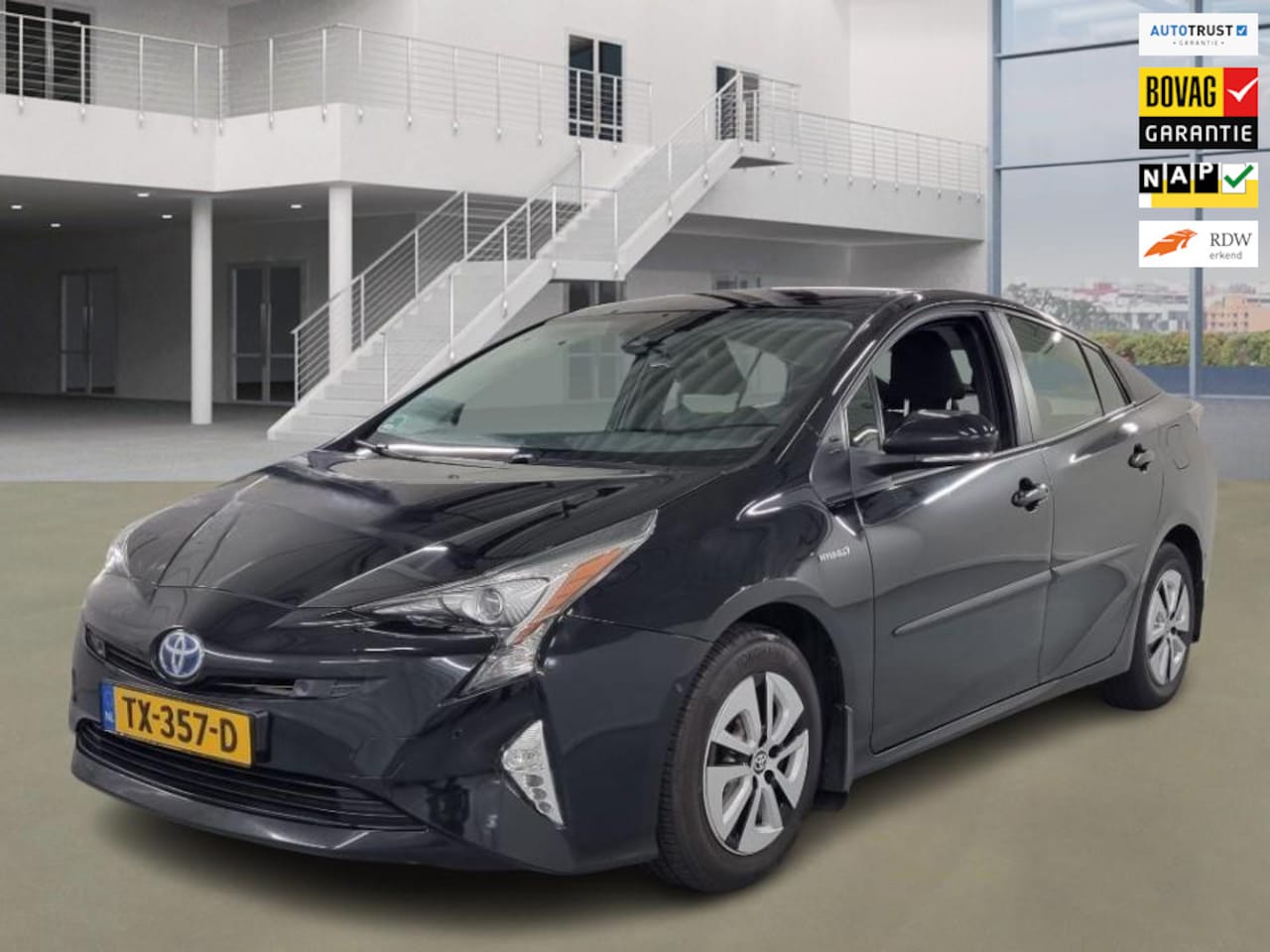 Toyota Prius - 1.8 Executive Black Edition 1e Eig. NL-auto +NAP - AutoWereld.nl