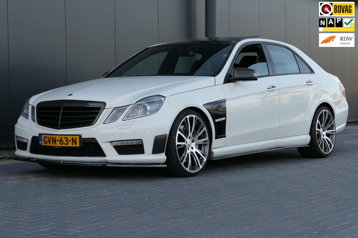 Mercedes-Benz E-klasse - AMG 63 Brabus B63s Performance 555pk V8 Youngtimer - AutoWereld.nl