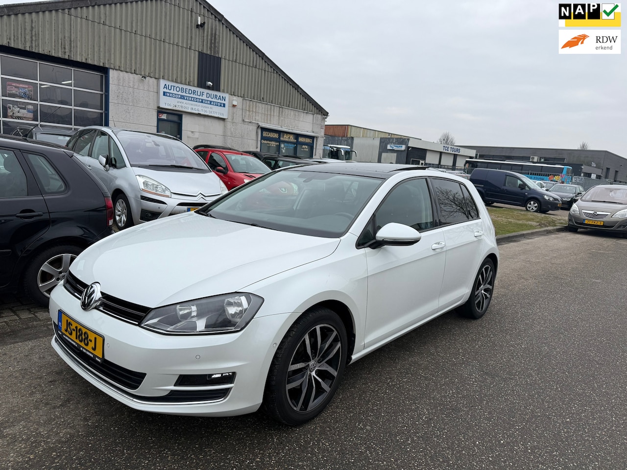 Volkswagen Golf - 1.2 TSI Highline 5-Drs 6-Bak Schuifdak! Bj:2014 - AutoWereld.nl