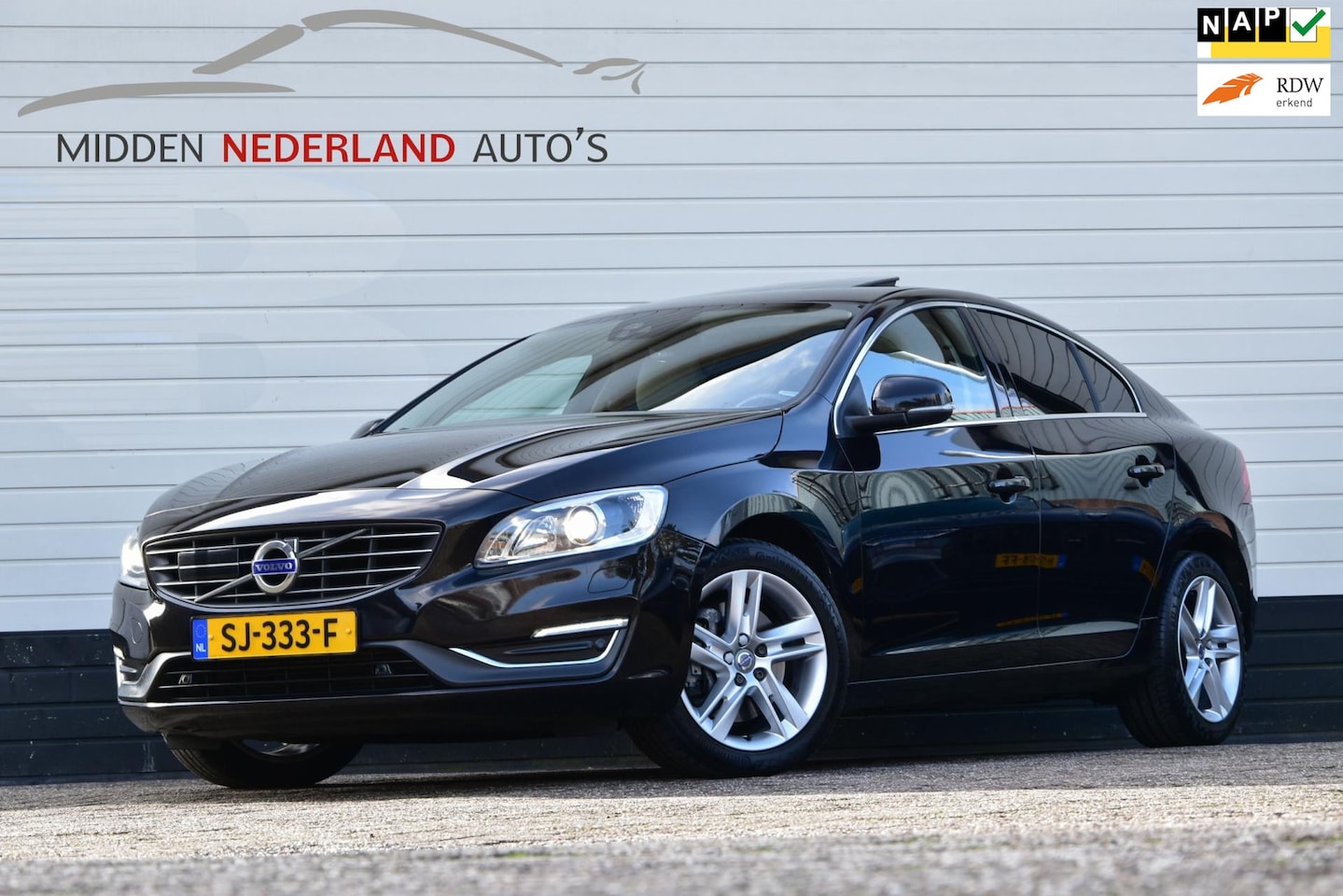 Volvo S60 - 2.0 T6 AWD Summum * HARMAN KARDON * LEER * SCHUIFDAK * ONDERHOUD HISTORIE * - AutoWereld.nl