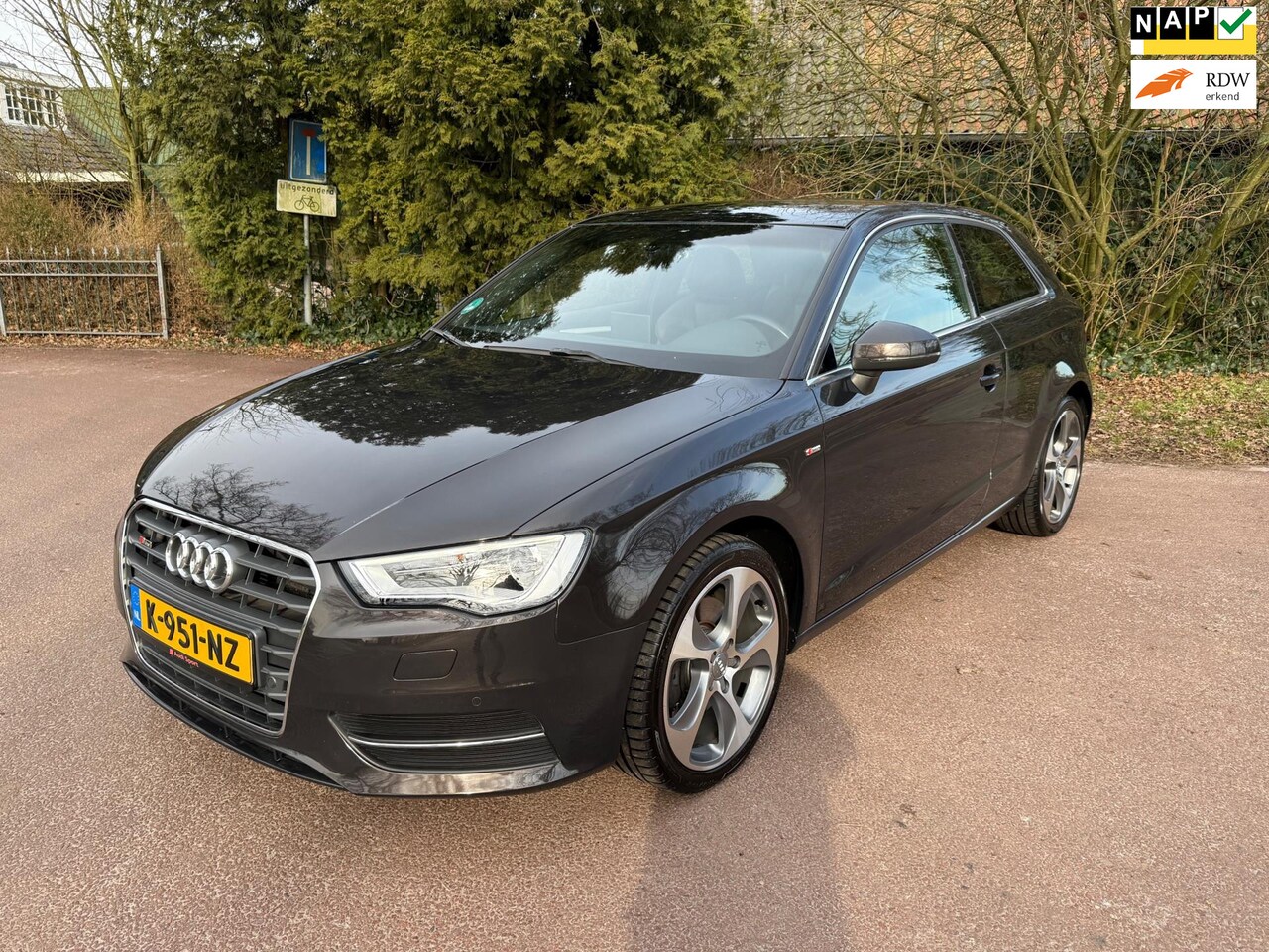 Audi A3 - 1.8 TFSI Ambiente Pro Line plus / Navi / Pano / Automaat / Xenon / Leder - AutoWereld.nl