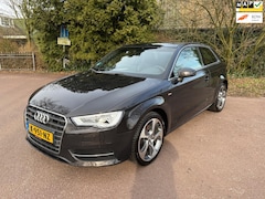 Audi A3 - 1.8 TFSI Ambiente Pro Line plus / Navi / Pano / Automaat / Xenon / Leder