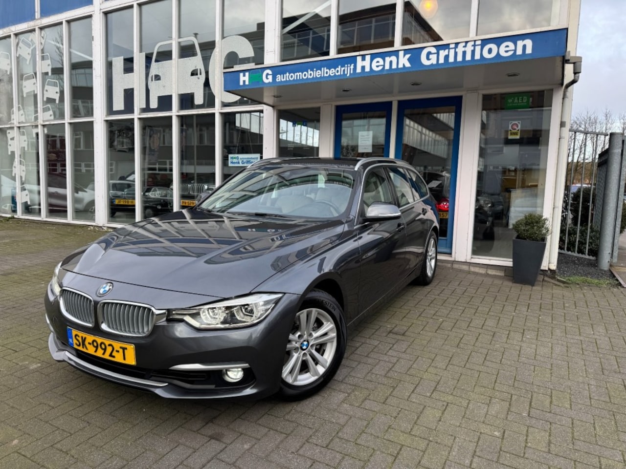 BMW 3-serie Touring - 318i Touring Luxury Line Purity Executive I Automaat I Leer I Na - AutoWereld.nl