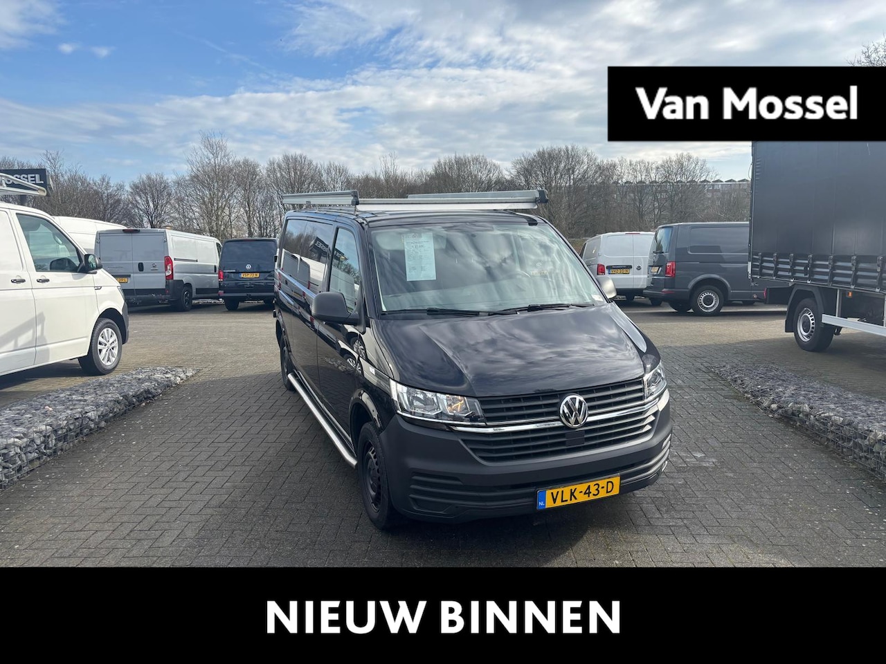 Volkswagen Transporter - 2.0 TDI L2H1 | Airco | Radio | Bluetooth | Trekhaak | Imperiaal | - AutoWereld.nl