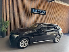 BMW X1 - SDrive20i Business Automaat, Panoramadak, Leer, Trkhaak