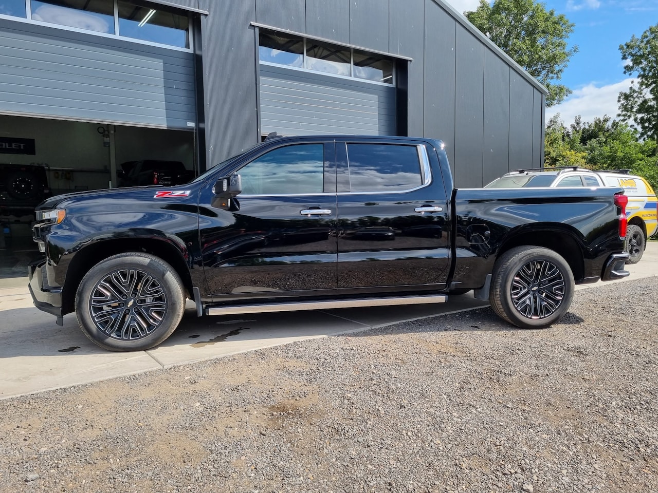 Chevrolet Silverado - LTZ Z71 6.2L V8 uit 2019, 10-traps automaat, 200L LPG tank, bomvol - AutoWereld.nl